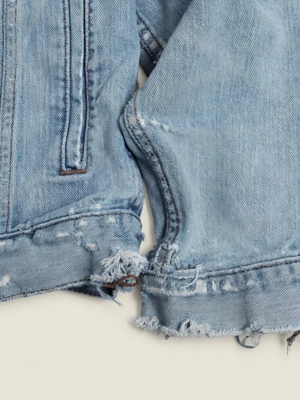 Vintage Y2K Levis 70507 Distressed Thrashed Denim Trucker Jacket Mens M Light - Picture 3 of 6